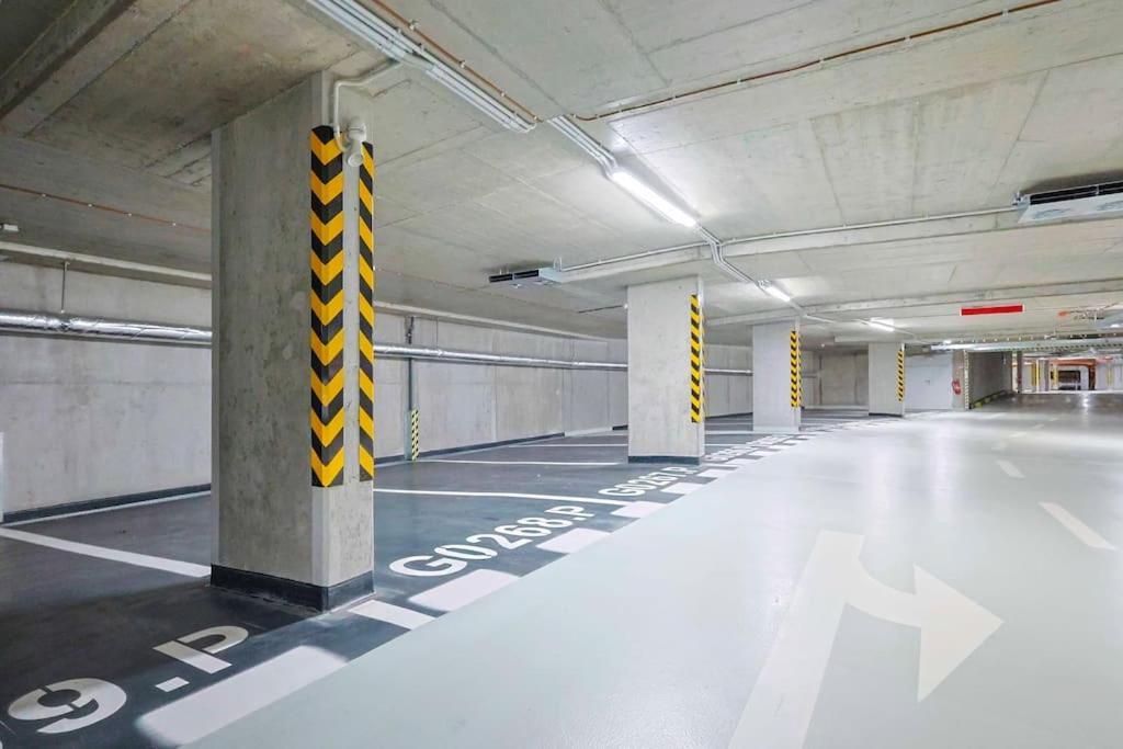 Danubius One - Spacious Apartment W Free Parking Bratislava Exteriér fotografie