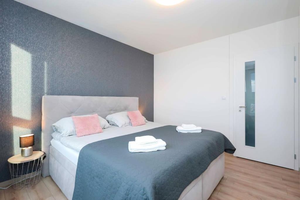 Danubius One - Spacious Apartment W Free Parking Bratislava Exteriér fotografie