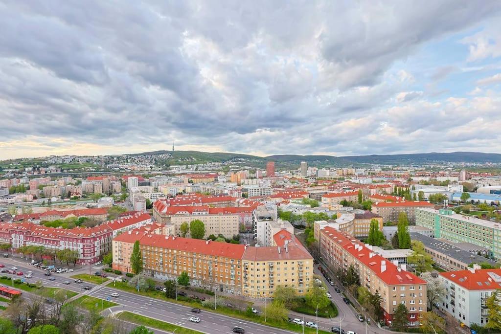 Danubius One - Spacious Apartment W Free Parking Bratislava Exteriér fotografie